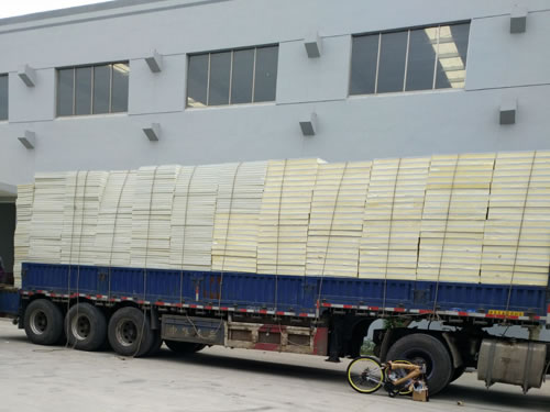 聚氨酯保溫模塊復合板發貨